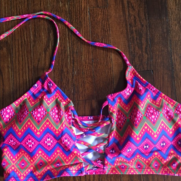 ONLY 2 LEFT! Longline Crisscross Bikini Top - Picture 5 of 6